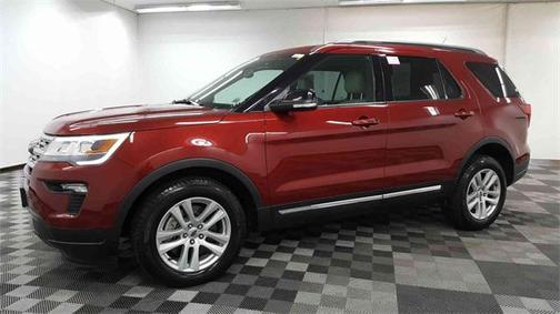 RUBY RED METALLIC TINTED CC 2018 Ford Explorer XLT