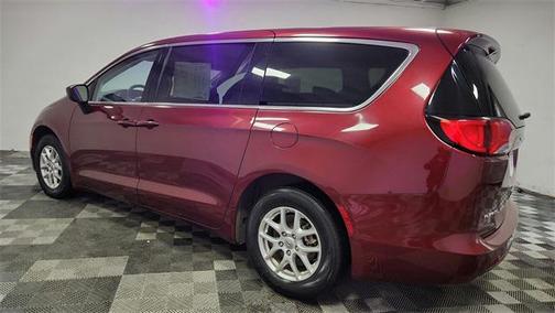 2023 Chrysler Voyager LX