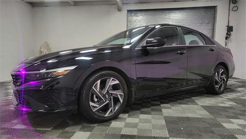 2025 Hyundai ELANTRA SEL