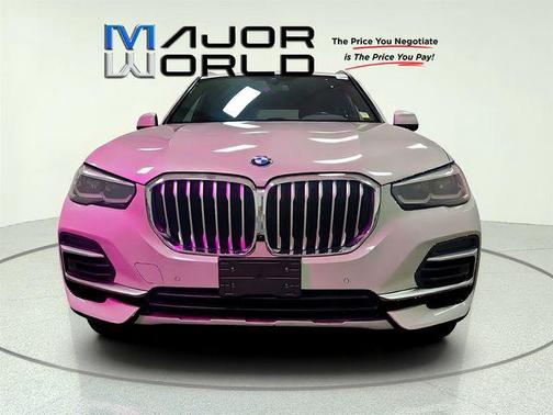 White Metallic 2023 BMW X5 xDrive40i