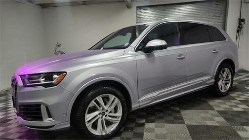 2022 Audi Q7 45 Premium Plus