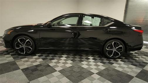 2023 Nissan Altima SR FWD