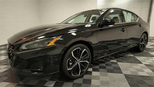 2023 Nissan Altima SR FWD