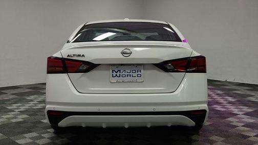 Glacier White 2025 Nissan Altima 2.5 SV