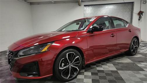 2023 Nissan Altima SR FWD