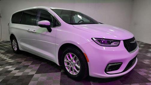 Bright White Clearcoat 2023 Chrysler Pacifica Touring L