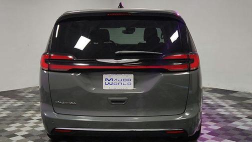 Ceramic Gray Clearcoat 2023 Chrysler Pacifica Touring L