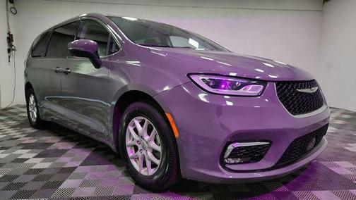 Ceramic Gray Clearcoat 2023 Chrysler Pacifica Touring L