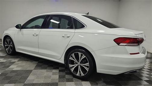 2022 Volkswagen Passat 2.0T SE