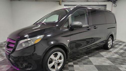 Obsidian Black Metallic 2016 Mercedes-Benz Metris Base