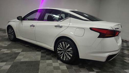 Glacier White 2025 Nissan Altima 2.5 SV