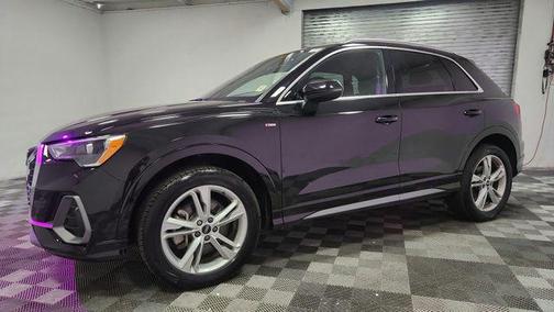 Black Metallic 2022 Audi Q3 45 S line Premium