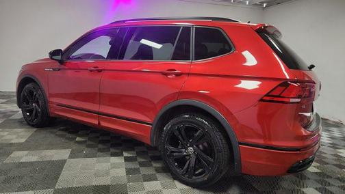 Kings Red Metallic 2024 Volkswagen Tiguan 2.0T SE R-Line Black