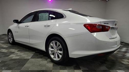 Summit White 2025 Chevrolet Malibu FWD 1LT