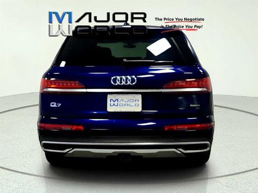 Navarra Blue Metallic 2022 Audi Q7 45 Premium