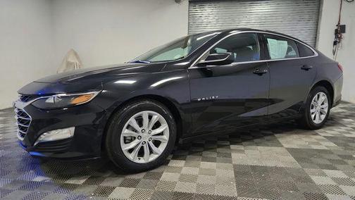 Mosaic Black Metallic 2024 Chevrolet Malibu FWD 1LT
