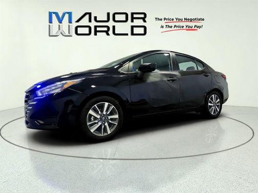 Super Black 2025 Nissan Versa 1.6 SV