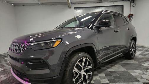 Baltic Gray Metallic Clearcoat 2024 Jeep Compass Limited