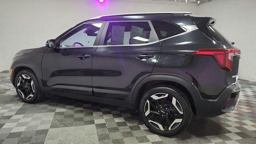 Fusion Black 2024 Kia Seltos SX Turbo