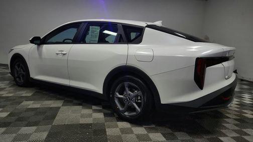 Snow White Pearl 2025 Kia K4 LXS
