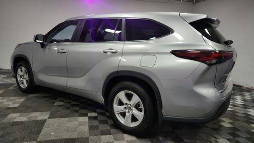 Celestial Silver Metallic 2024 Toyota Highlander LE