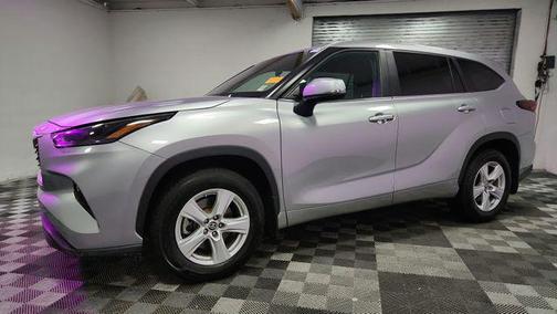 Celestial Silver Metallic 2024 Toyota Highlander LE
