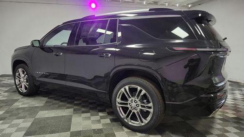 Mosaic Black Metallic 2025 Chevrolet Traverse High Country