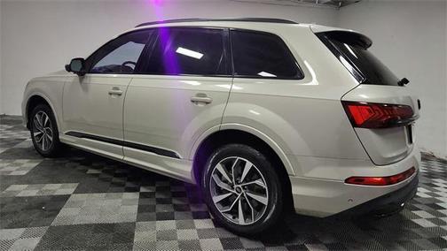 2023 Audi Q7 45 Premium Plus