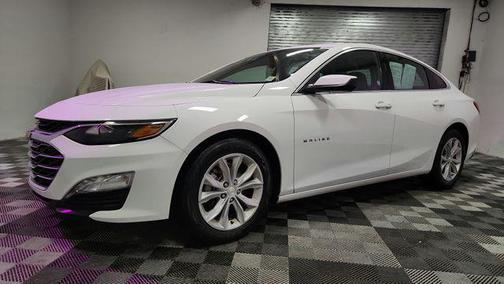 Summit White 2024 Chevrolet Malibu FWD 1LT