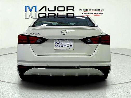 Glacier White 2025 Nissan Altima 2.5 SV