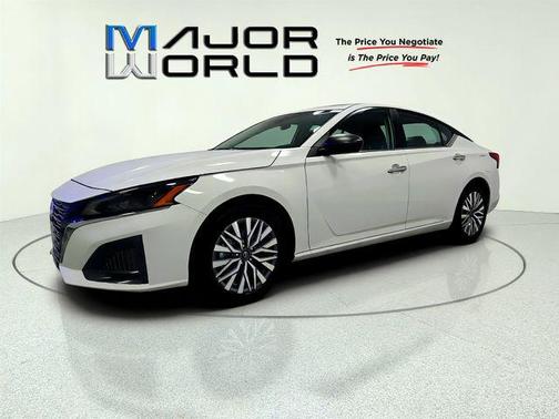 Glacier White 2025 Nissan Altima 2.5 SV