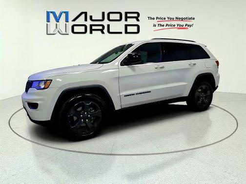 Bright White Clearcoat 2019 Jeep Grand Cherokee Upland