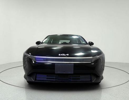 Aurora Black Pearl 2025 Kia K4 LXS