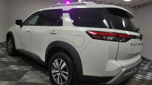 2023 Nissan Pathfinder SL 4WD