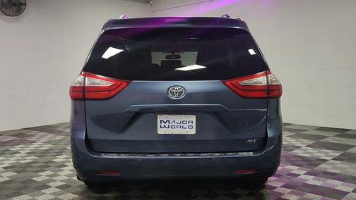 Shoreline Blue Pearl 2017 Toyota Sienna XLE