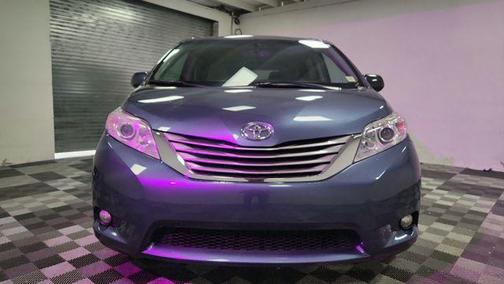 Shoreline Blue Pearl 2017 Toyota Sienna XLE