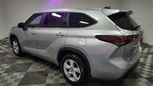 2024 Toyota Highlander LE