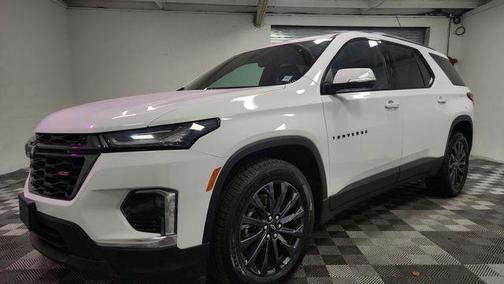 Summit White 2022 Chevrolet Traverse RS