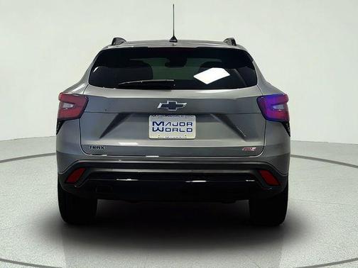 Sterling Gray Metallic 2025 Chevrolet Trax FWD 2RS