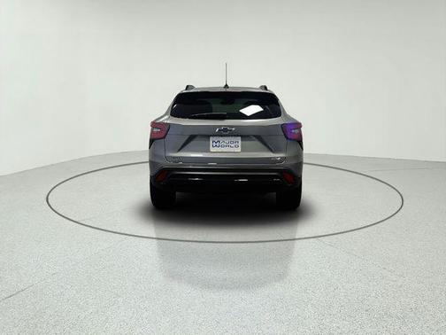 Sterling Gray Metallic 2025 Chevrolet Trax FWD 2RS