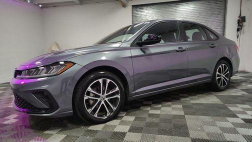 Platinum Gray Metallic 2025 Volkswagen Jetta 1.5T Sport