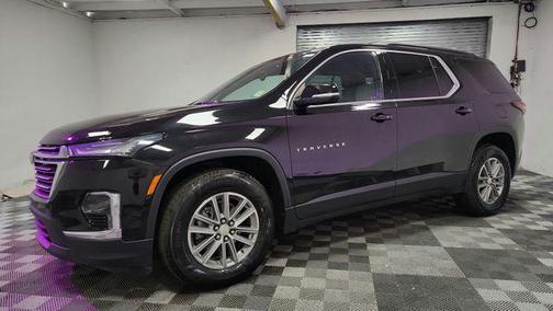 Mosaic Black Metallic 2023 Chevrolet Traverse LT Leather