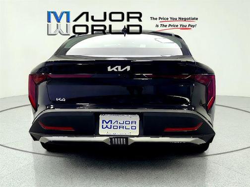 Aurora Black Pearl 2025 Kia K4 LXS