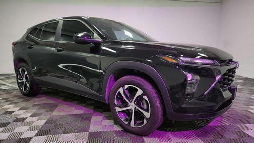 Mosaic Black Metallic 2025 Chevrolet Trax FWD 1RS