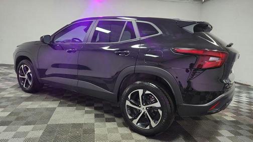 Mosaic Black Metallic 2025 Chevrolet Trax FWD 1RS