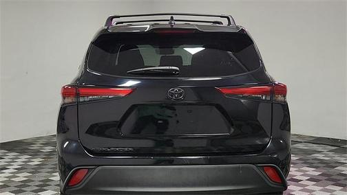 2022 Toyota Highlander L