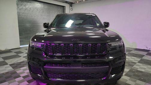 Diamond Black Crystal Pearlcoat 2024 Jeep Grand Cherokee L Altitude