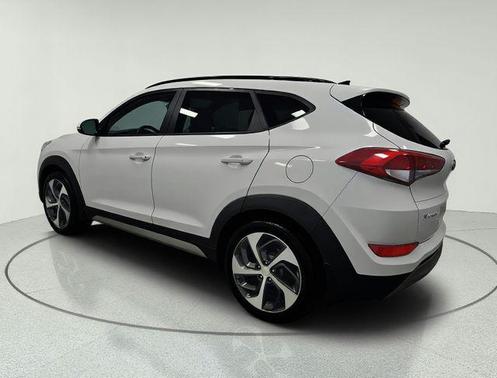 Dazzling White 2018 Hyundai TUCSON Value