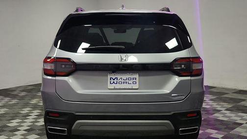 2024 Honda Pilot Touring 8-Passenger