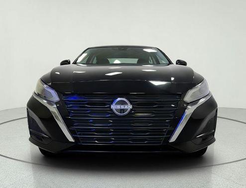 Super Black 2025 Nissan Altima 2.5 SV